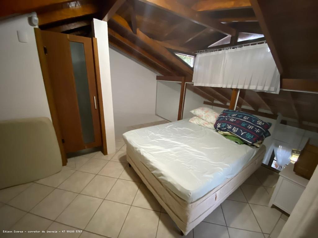 Casa à venda com 3 quartos, 230m² - Foto 18