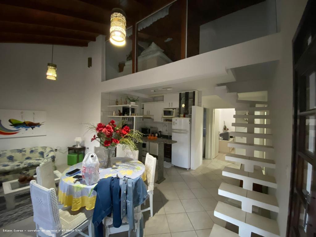 Casa à venda com 3 quartos, 230m² - Foto 10