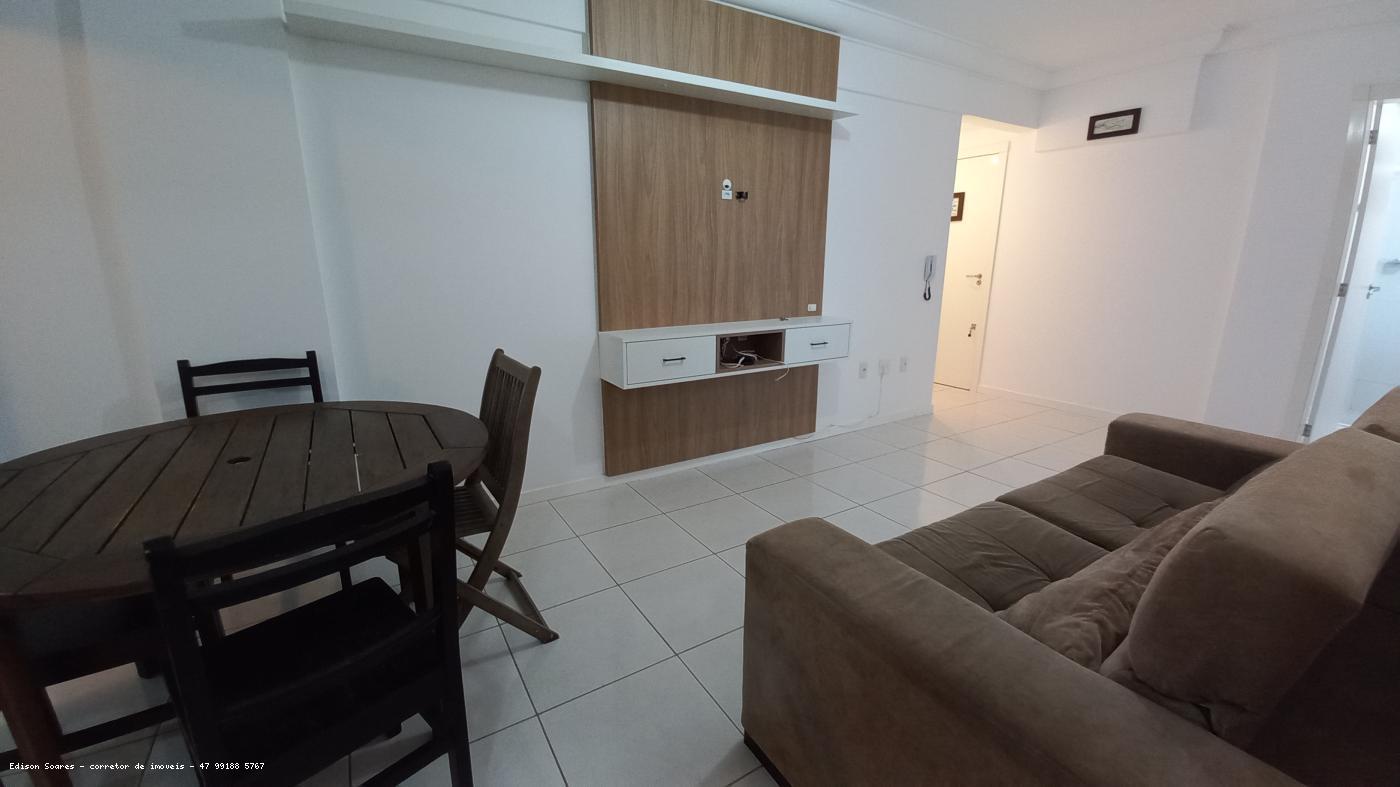 Apartamento à venda com 2 quartos, 79m² - Foto 9