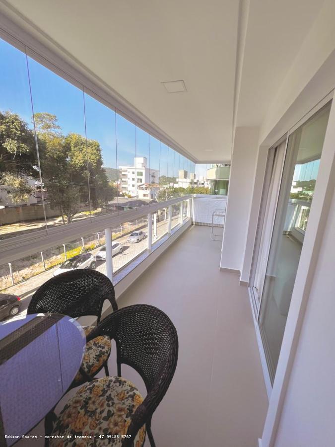 Apartamento à venda com 2 quartos, 78m² - Foto 4